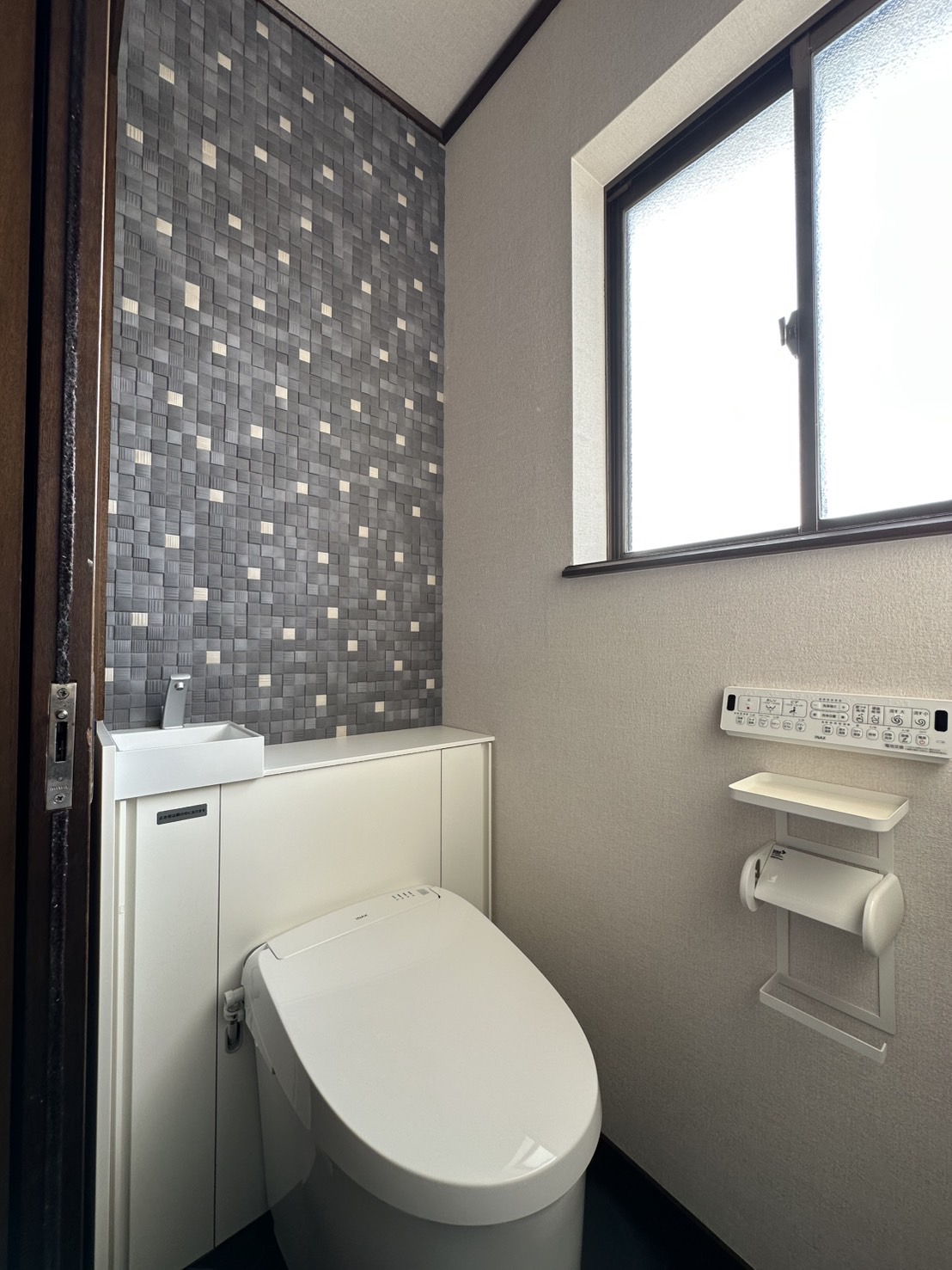 TOTOレストパルからLIXIL Jフィットへ！エコカラットで格上げした快適トイレリフォーム