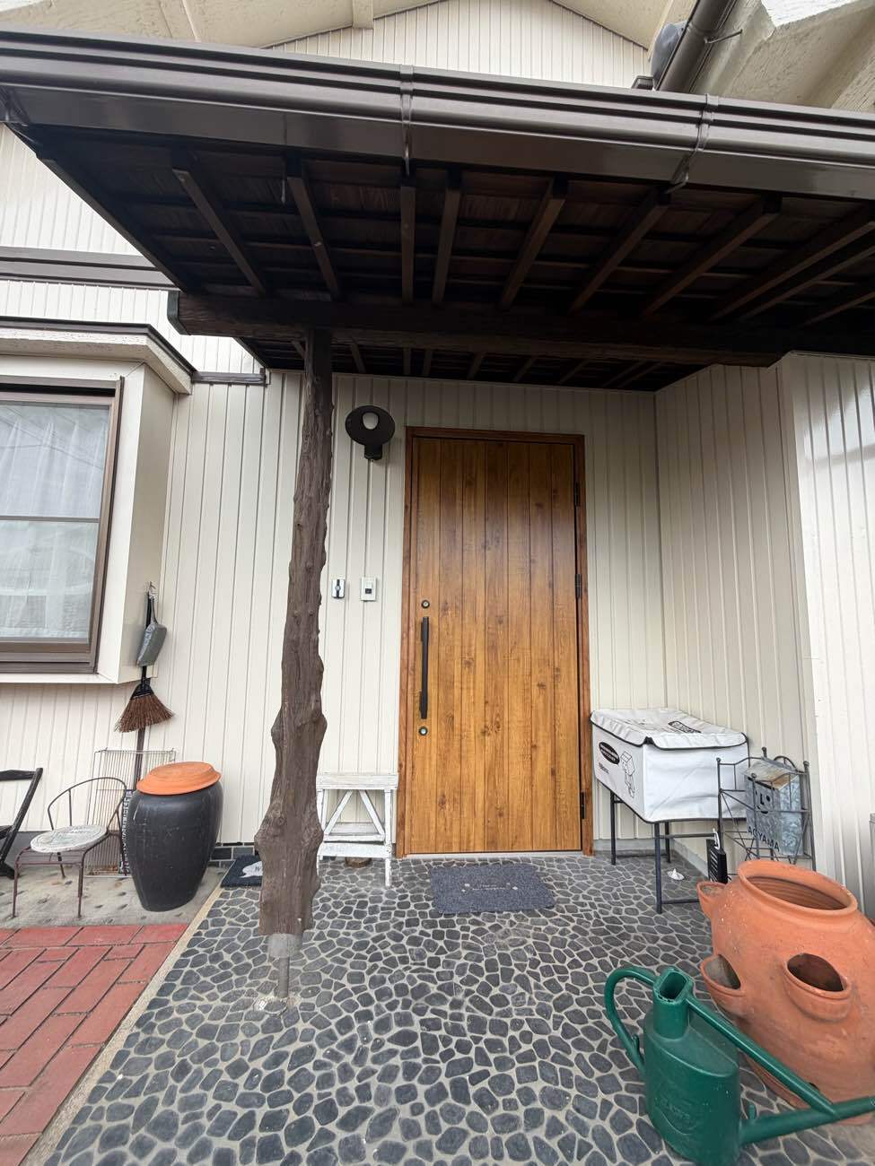 玄関引戸から開き戸へ！「劇的」玄関ドアリフォーム