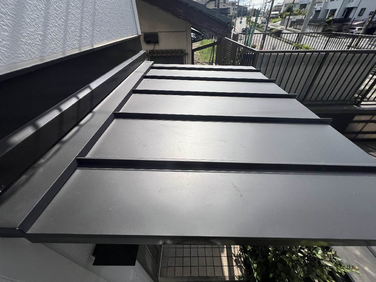 玄関庇の雨漏り修理